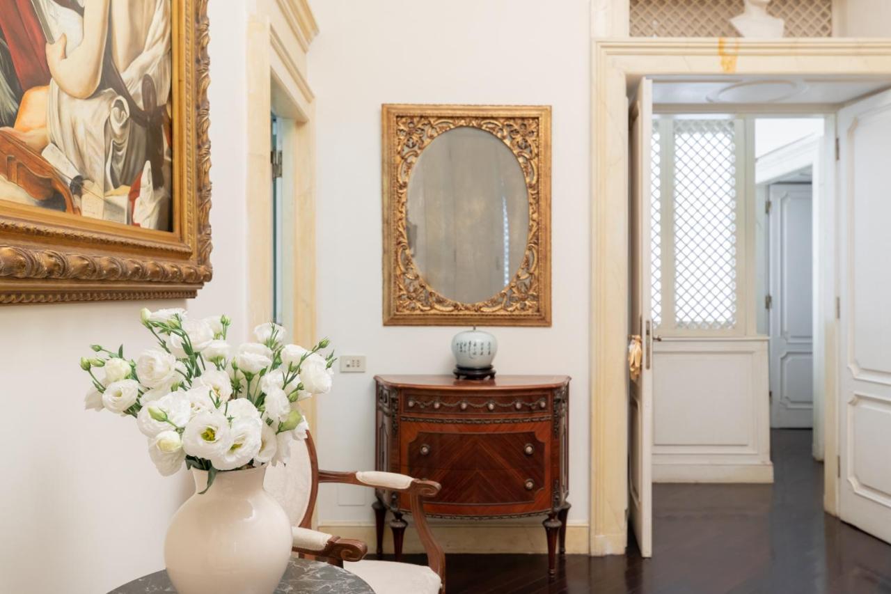 Апартаменты Iflat Spanish Steps Luxury And Historical Apt Рим Экстерьер фото